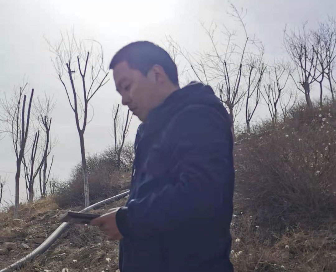 重庆知名风水大师李九燚在内蒙古大青山地区风水堪舆（视频）！！！